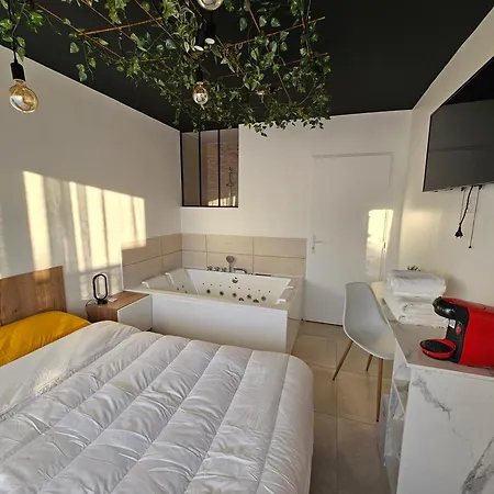 فندق مبيت وإفطار Evasion Balneo ناربون